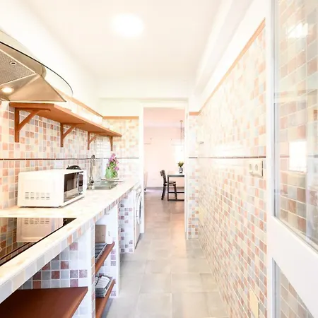 Edificio Belgica By 10tosea 丰希罗拉