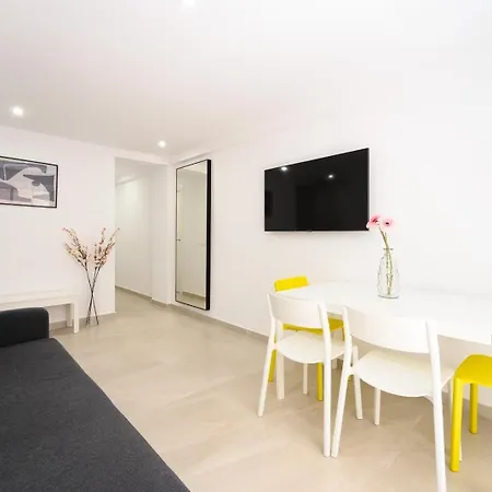 Edificio Belgica By 10tosea פואנגירולה